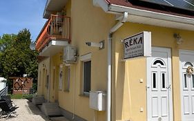 Réka Apartmanház